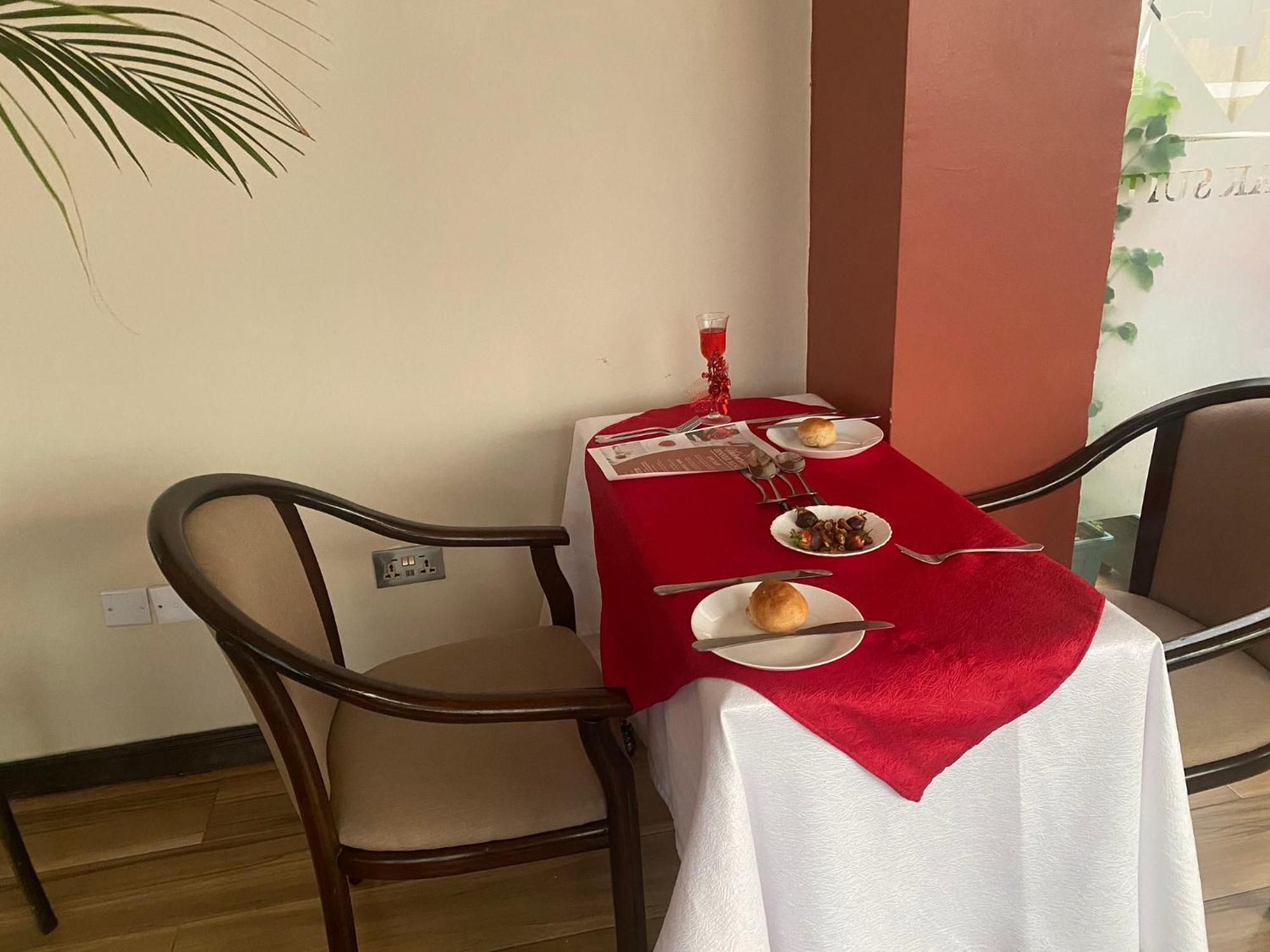 Hemak Suites Найроби Экстерьер фото